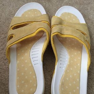 cheap yellow flip flops